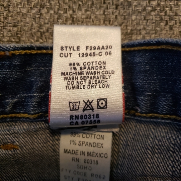 Lucky Brand Y2K Mid Rise Flare Jeans Medium Wash Size 6 EUC - Picture 4 of 9